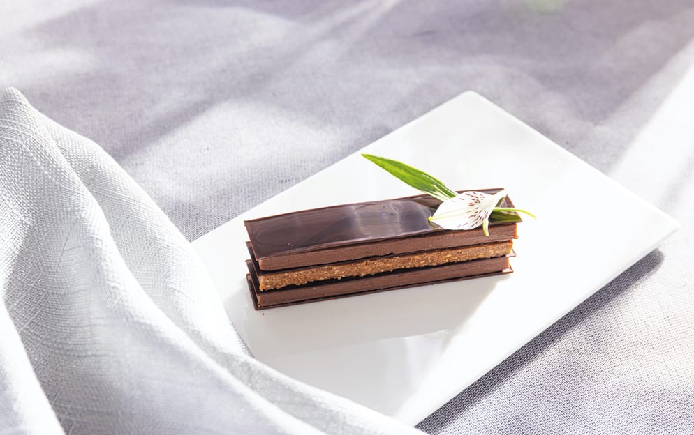 RSSC, Seven Seas Grandeur, Chartreuse 1.jpg